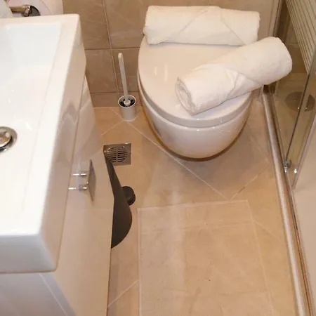 סלוניקי Brand New Luxury Apartment מראה חיצוני תמונה